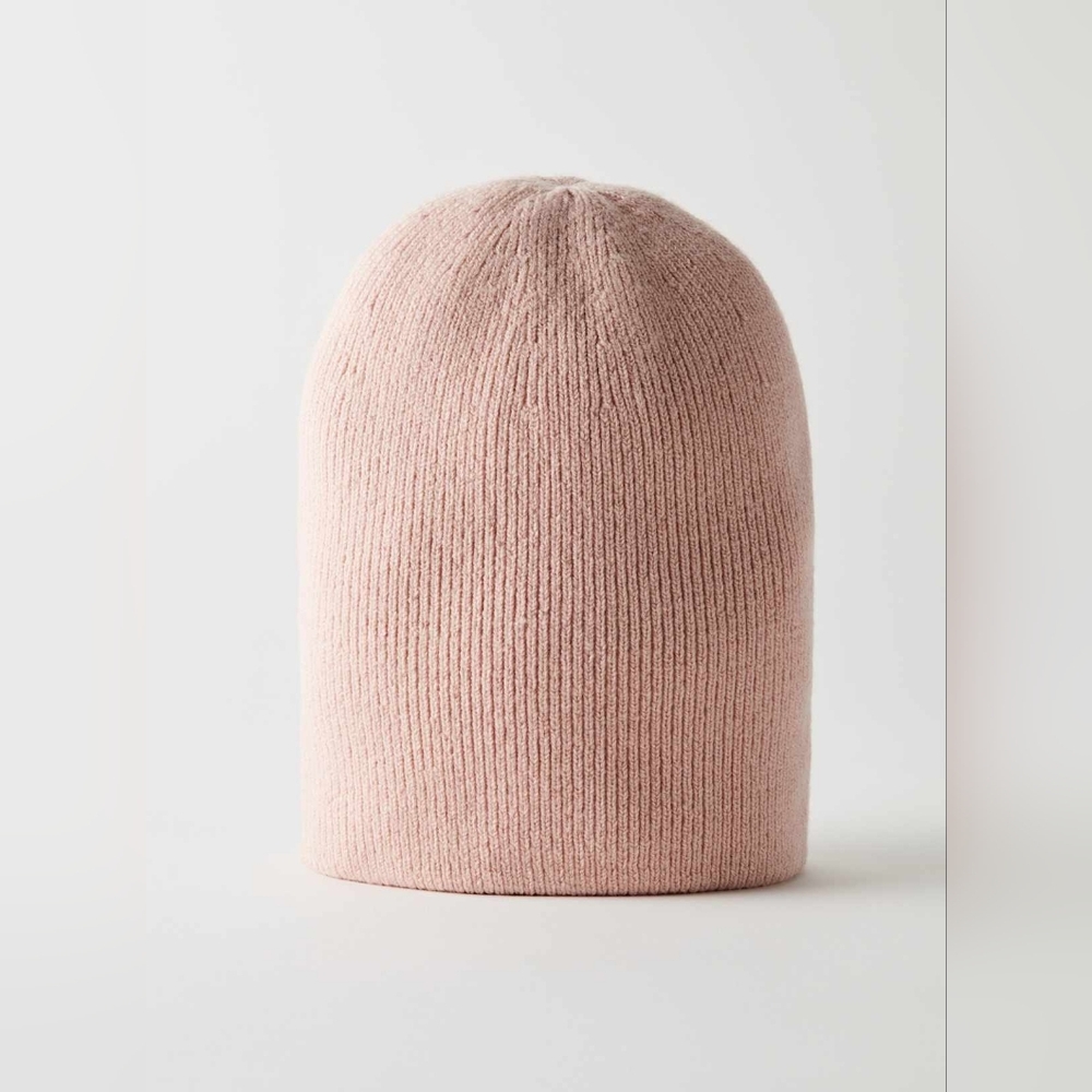 aritzia main character beanie